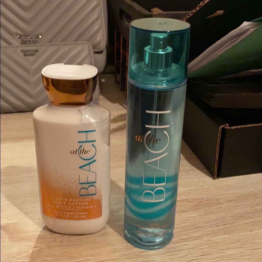 Bath and body works at the beach lotion and spray.